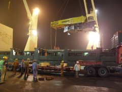 Large crawler crane transportation equipment